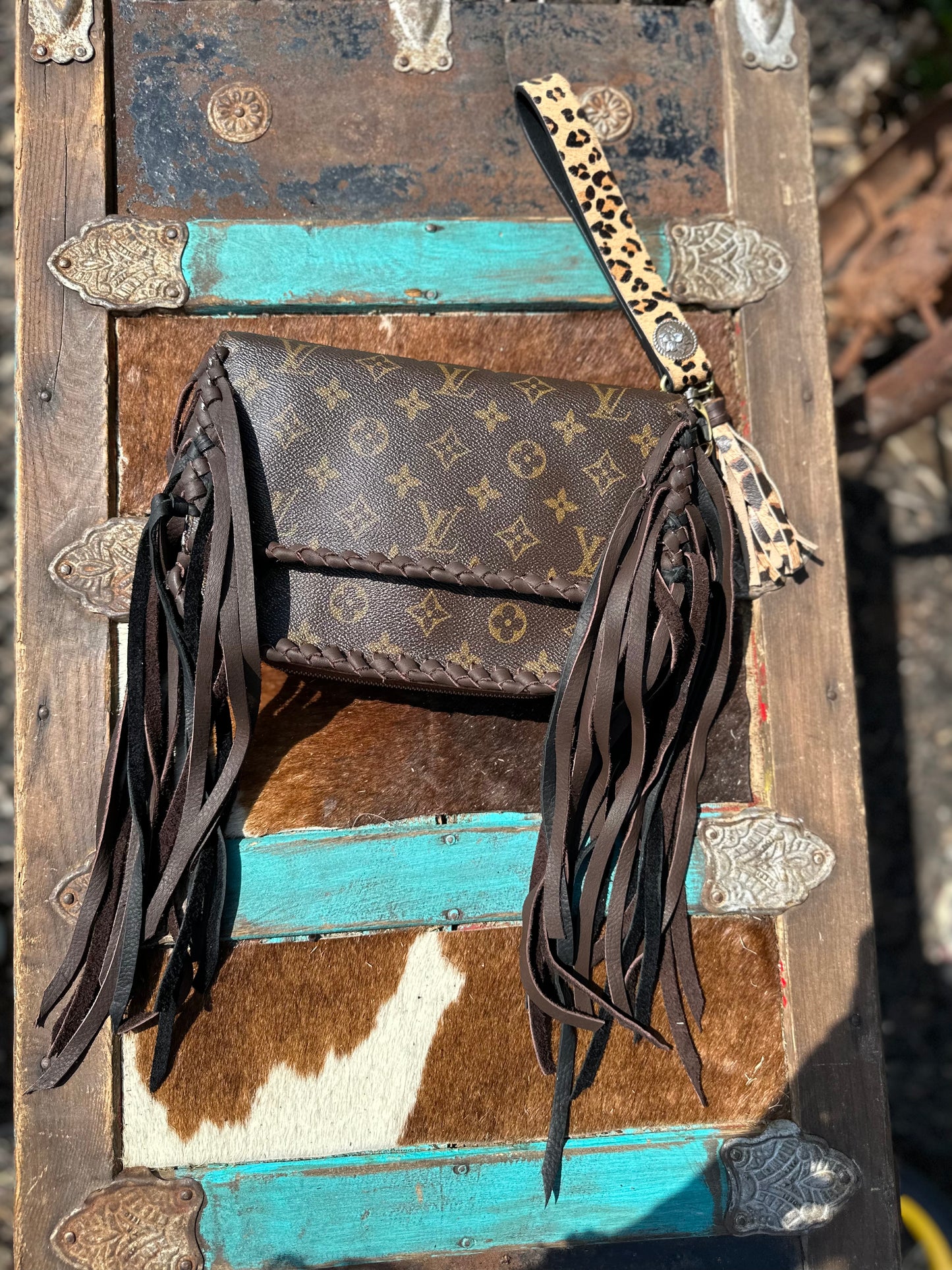 Out on the town clutch!