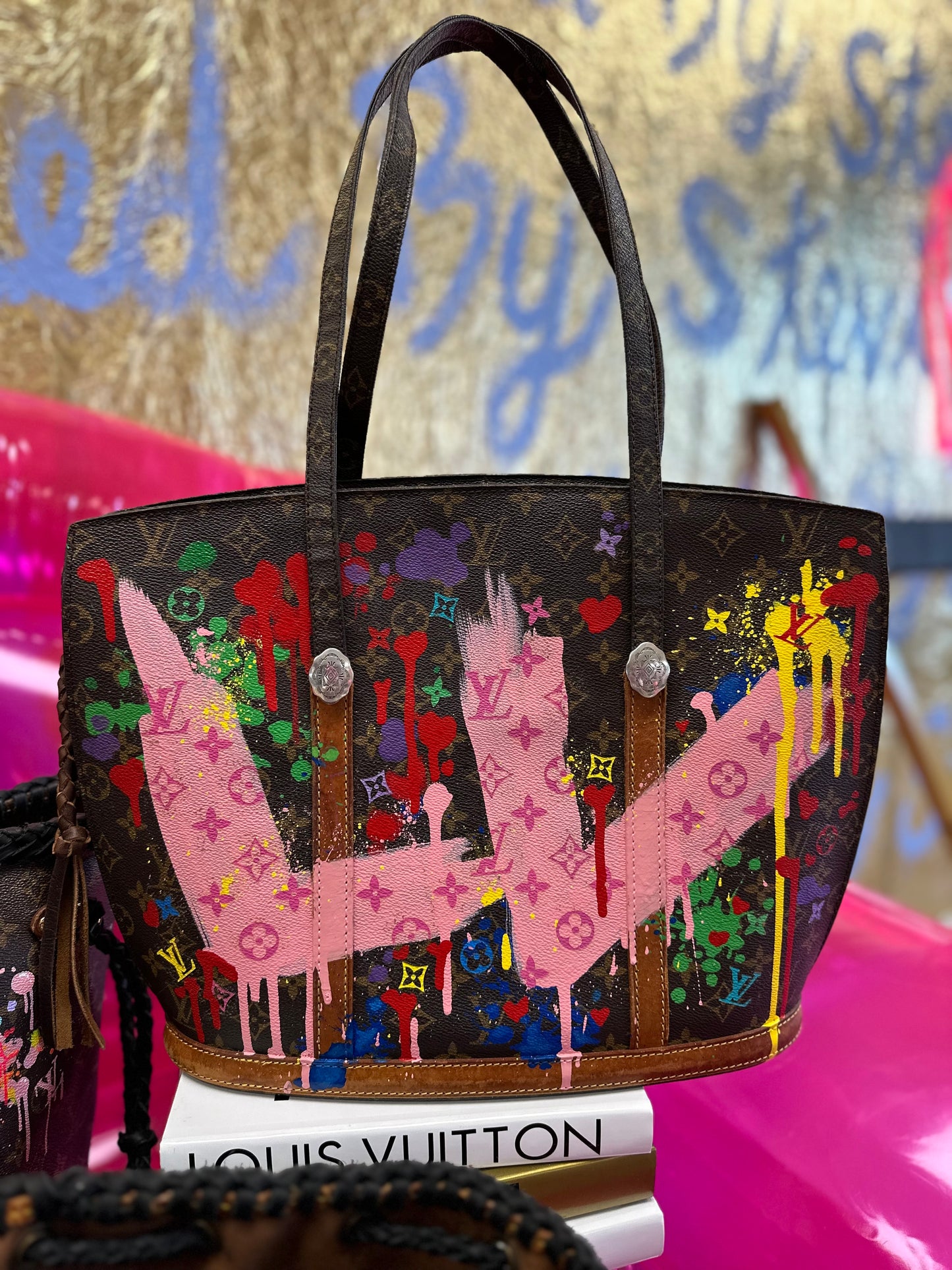 Tote’n Around | Grafetti