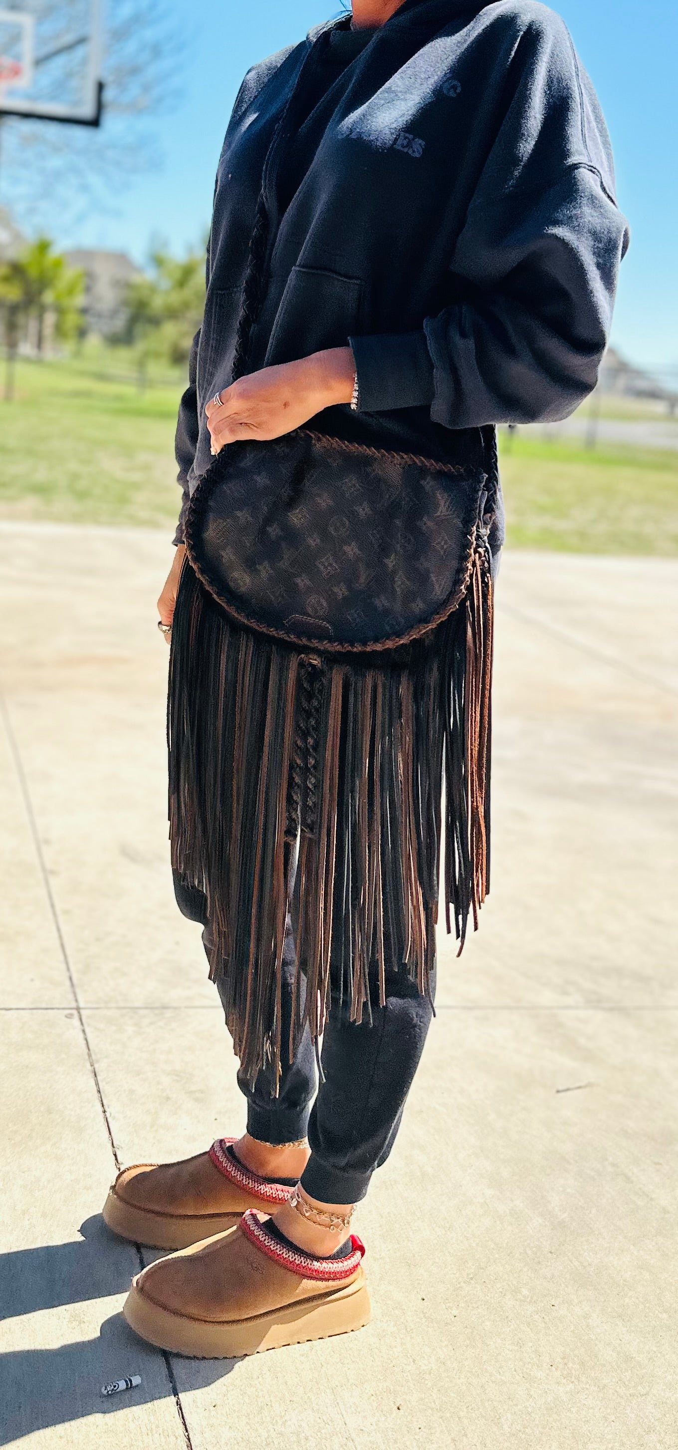 The Melli Crossbody 🖤