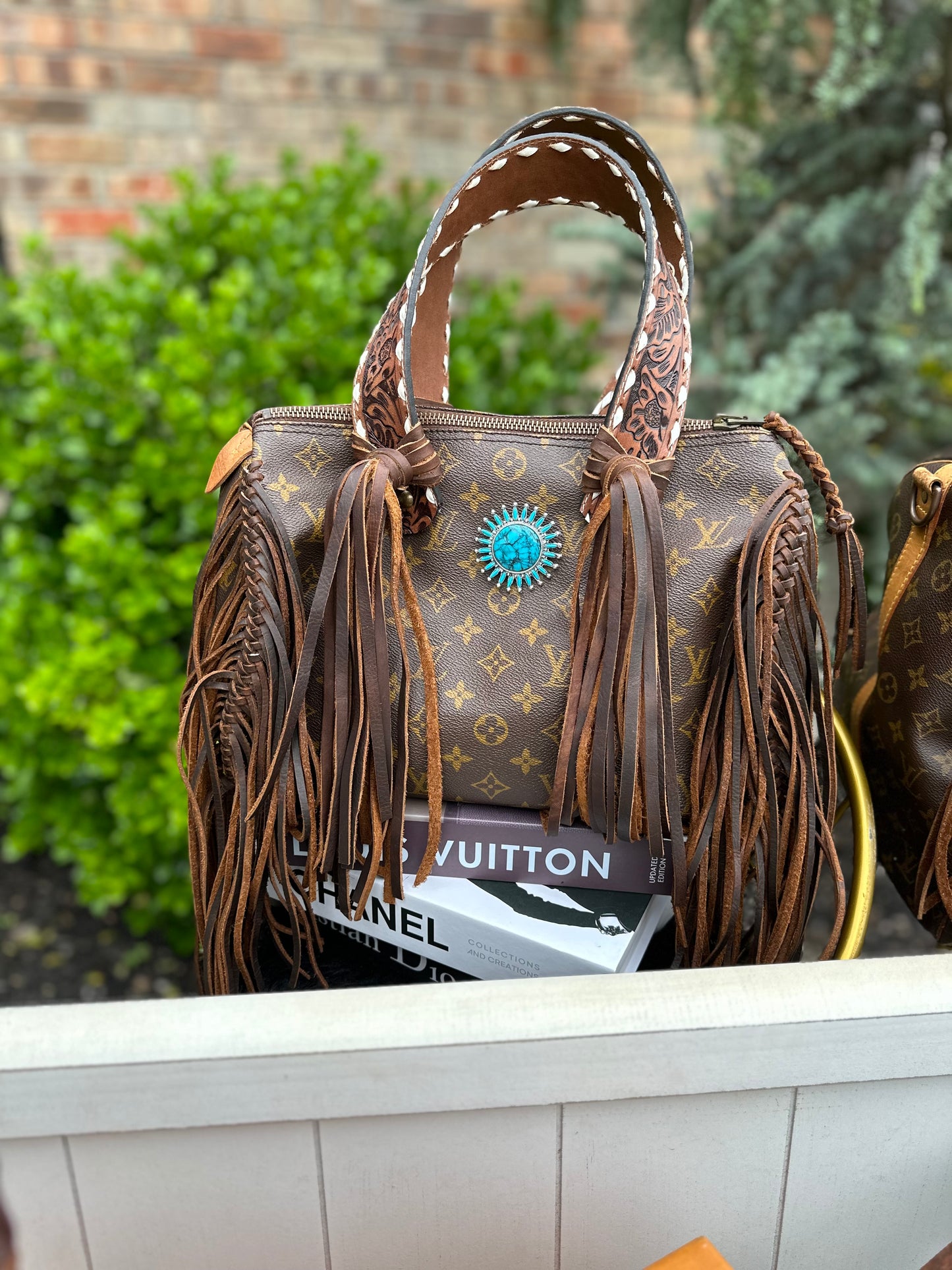Boston 30 | Tooled Straps