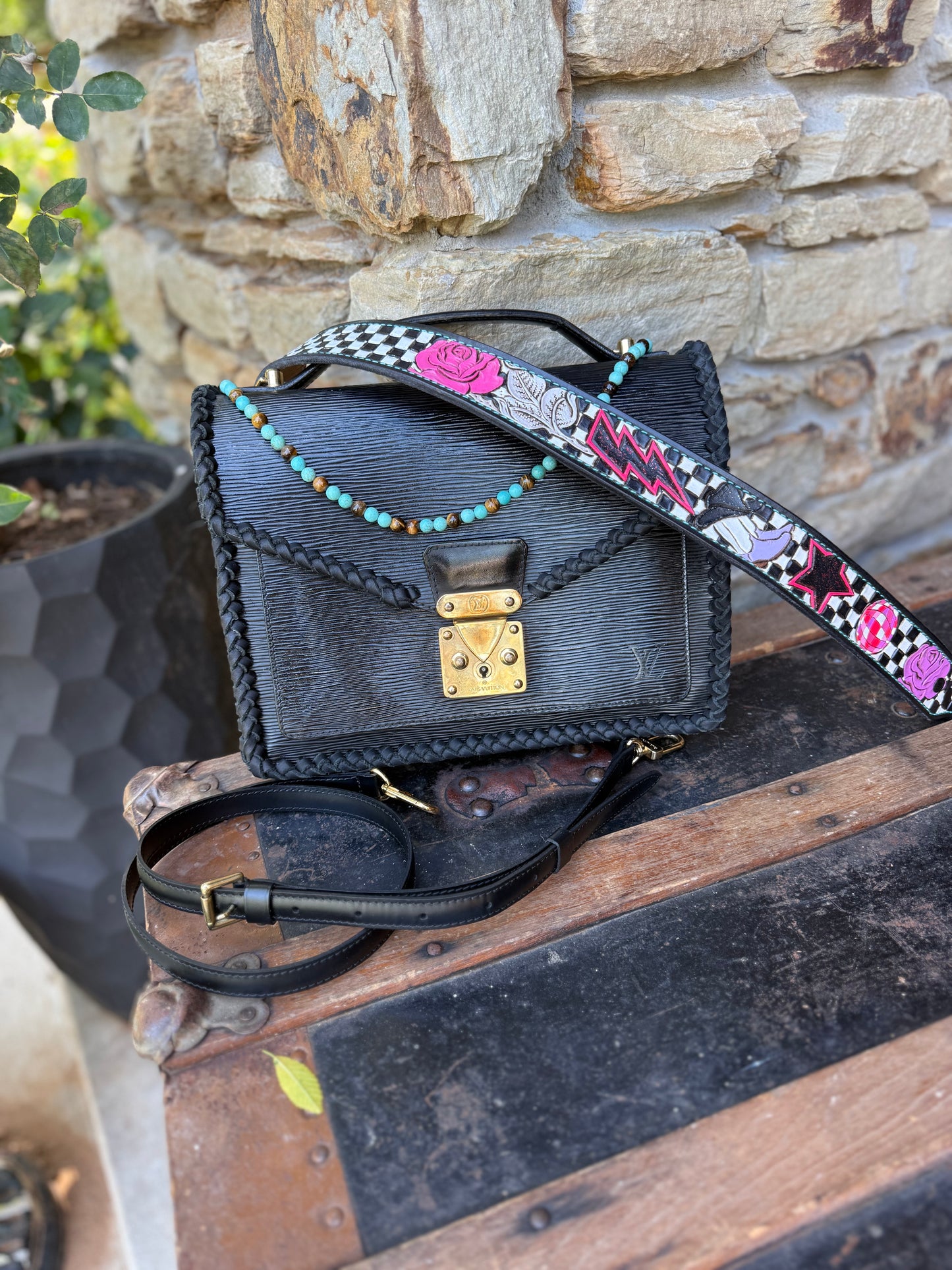 All Black Everything Crossbody 🖤