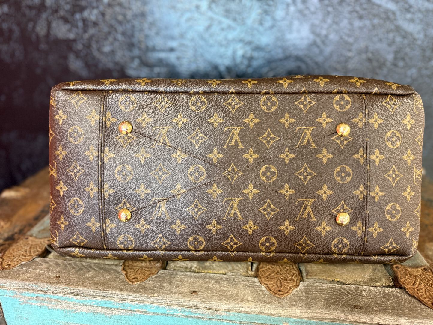 Python Artsy | Limited Edition 🖤