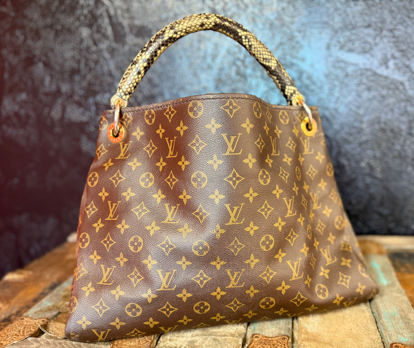 Python Artsy | Limited Edition 🖤