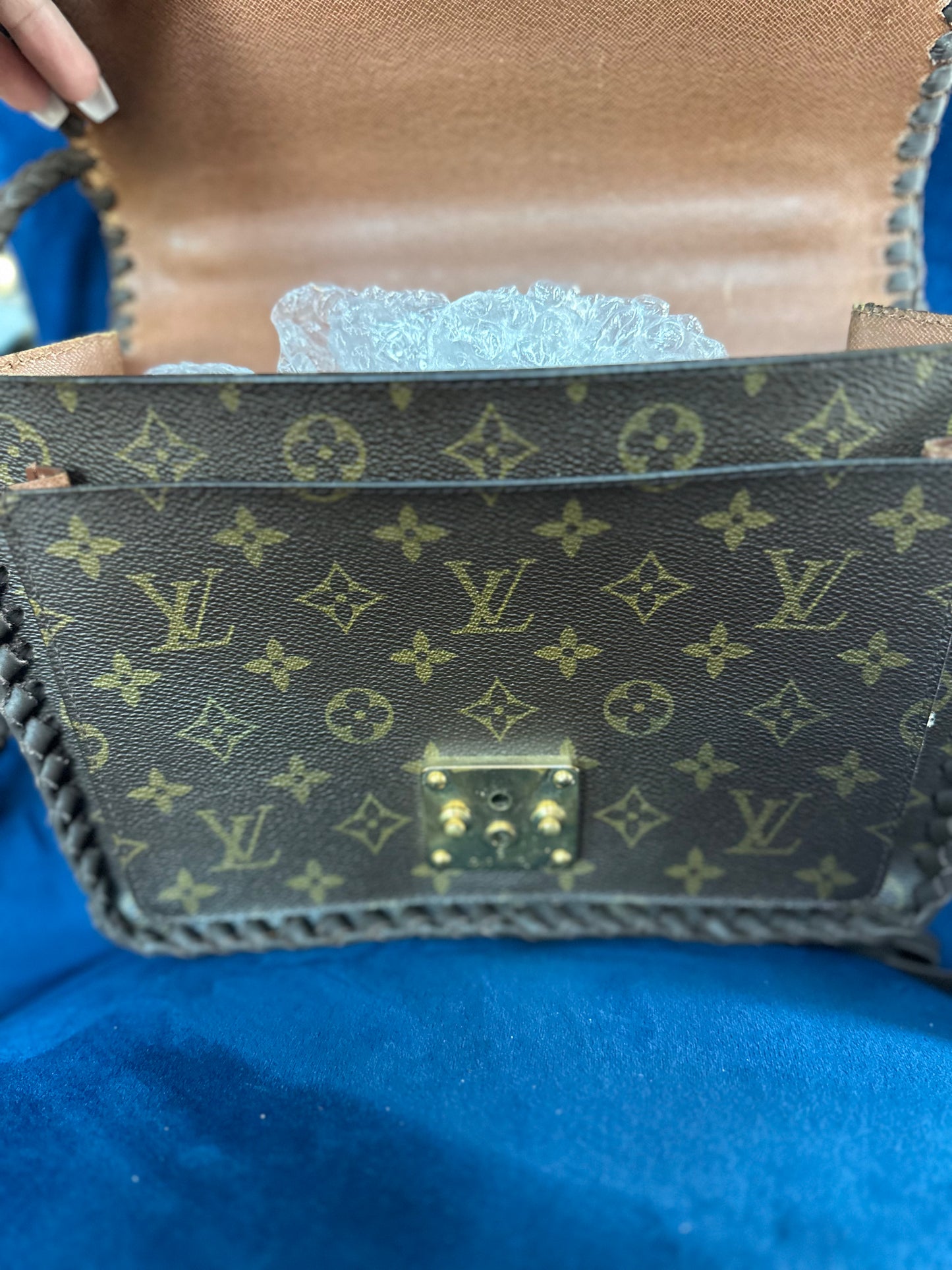 Lock It Crossbody 🤎