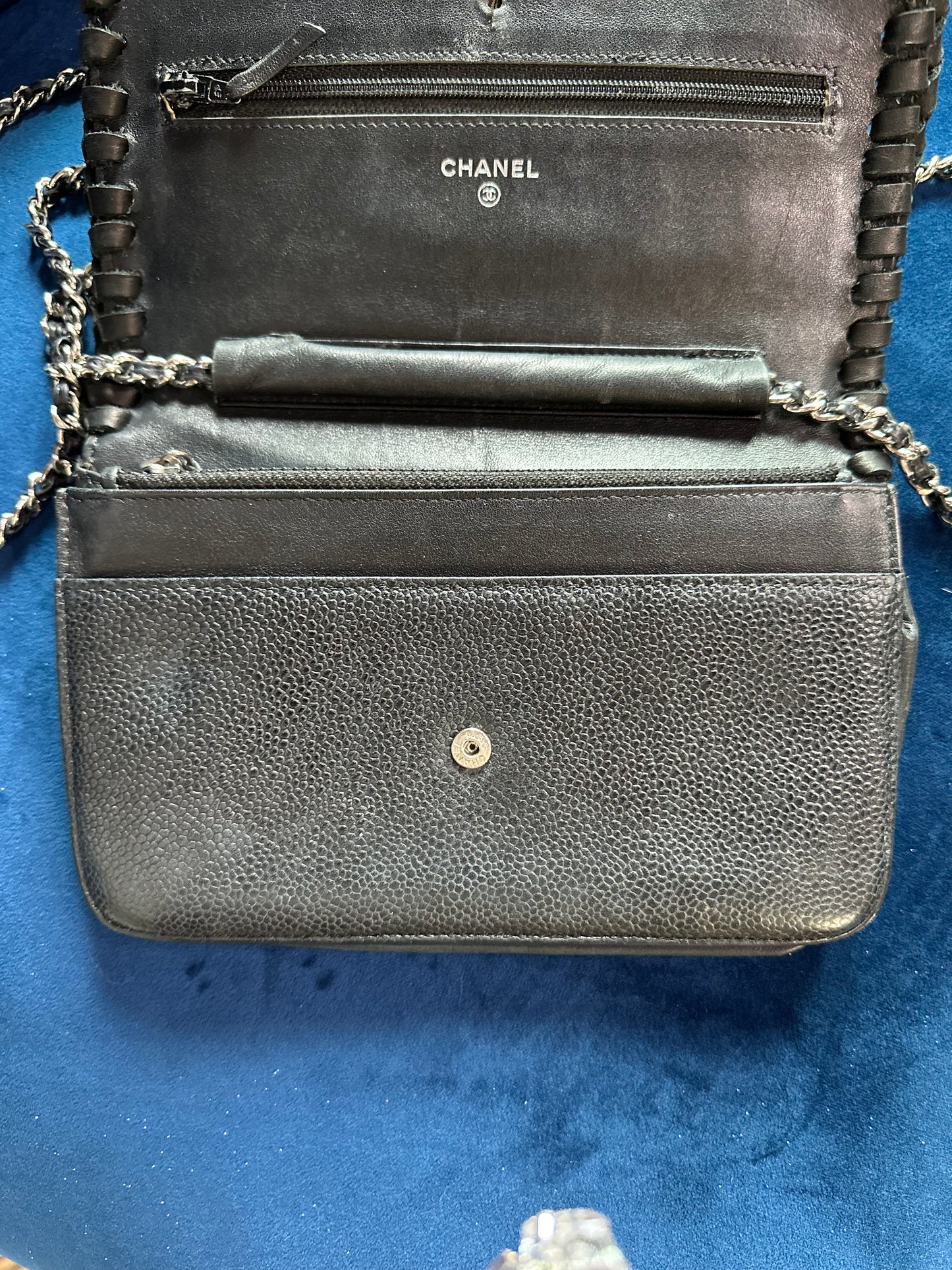 CHANEL Crossbody/wallet 🖤