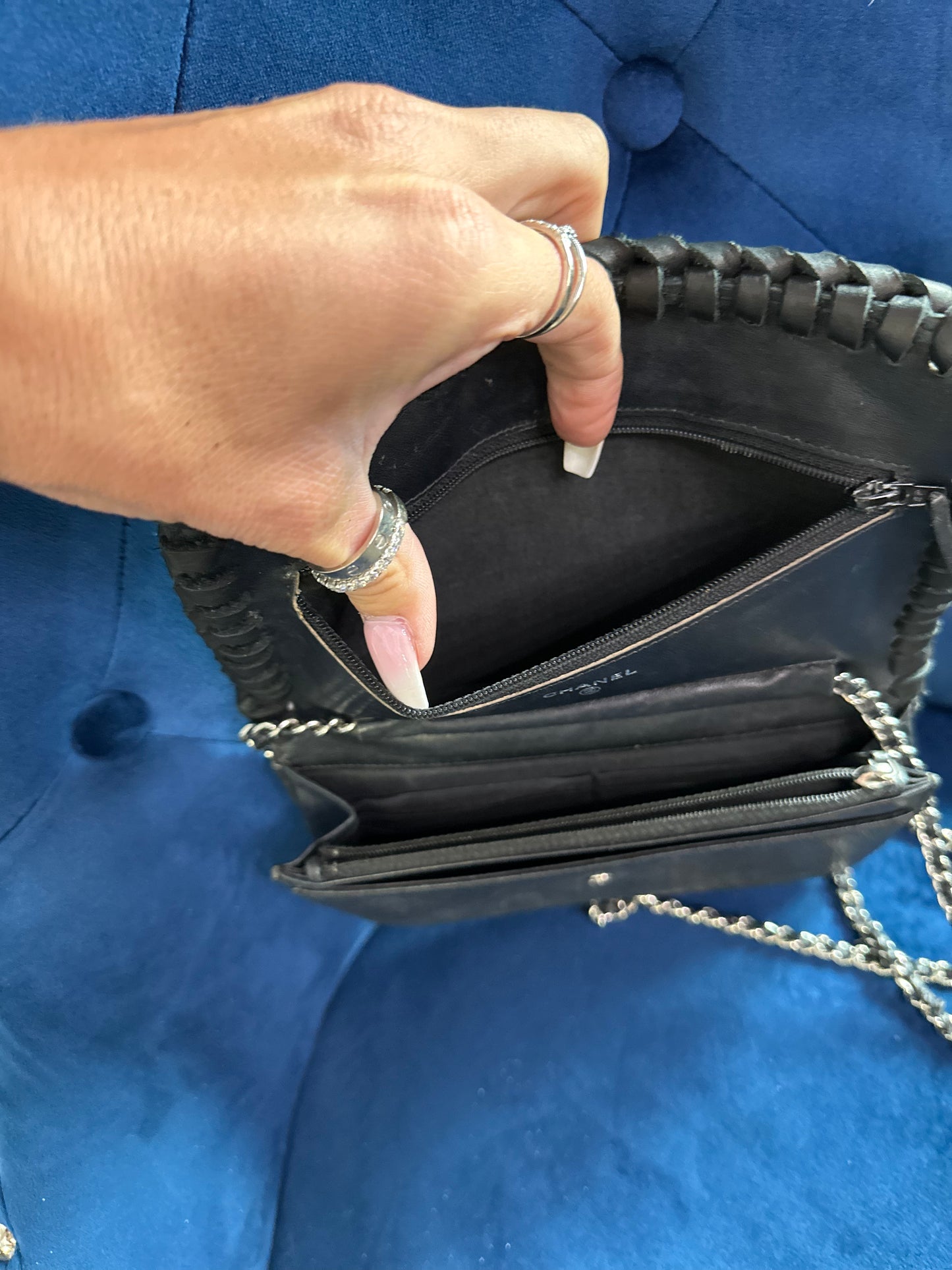 CHANEL Crossbody/wallet 🖤