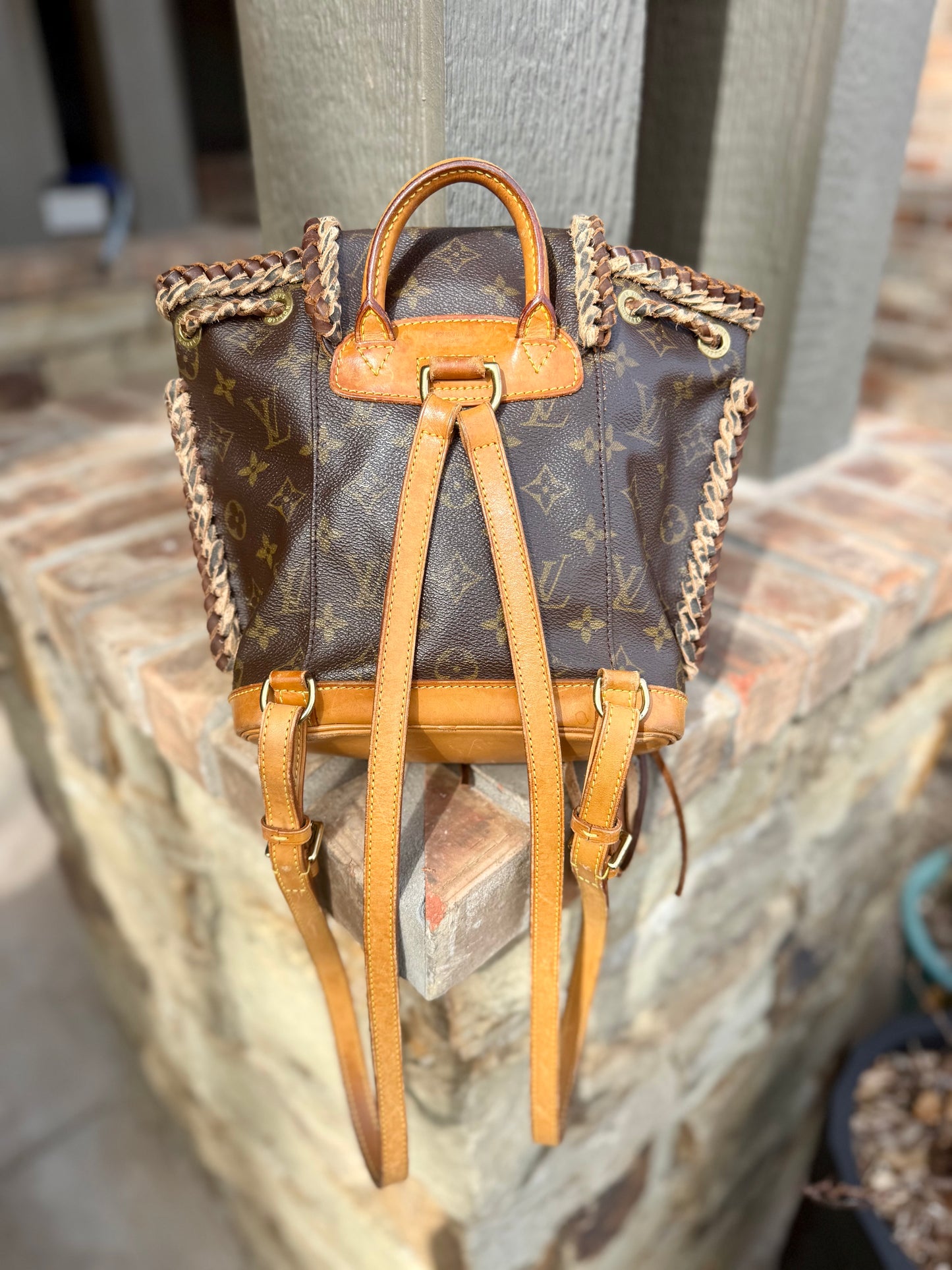Backpack PM •