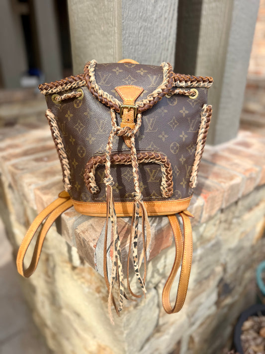 Backpack PM •