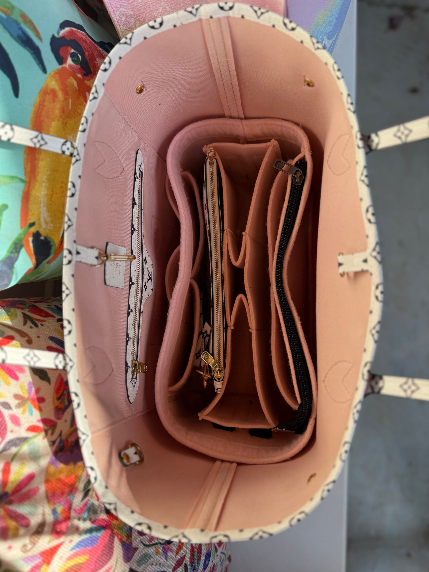 LIMITED EDTION 💖🧡🖤❤️ DALLAS MM & Matching pouch!