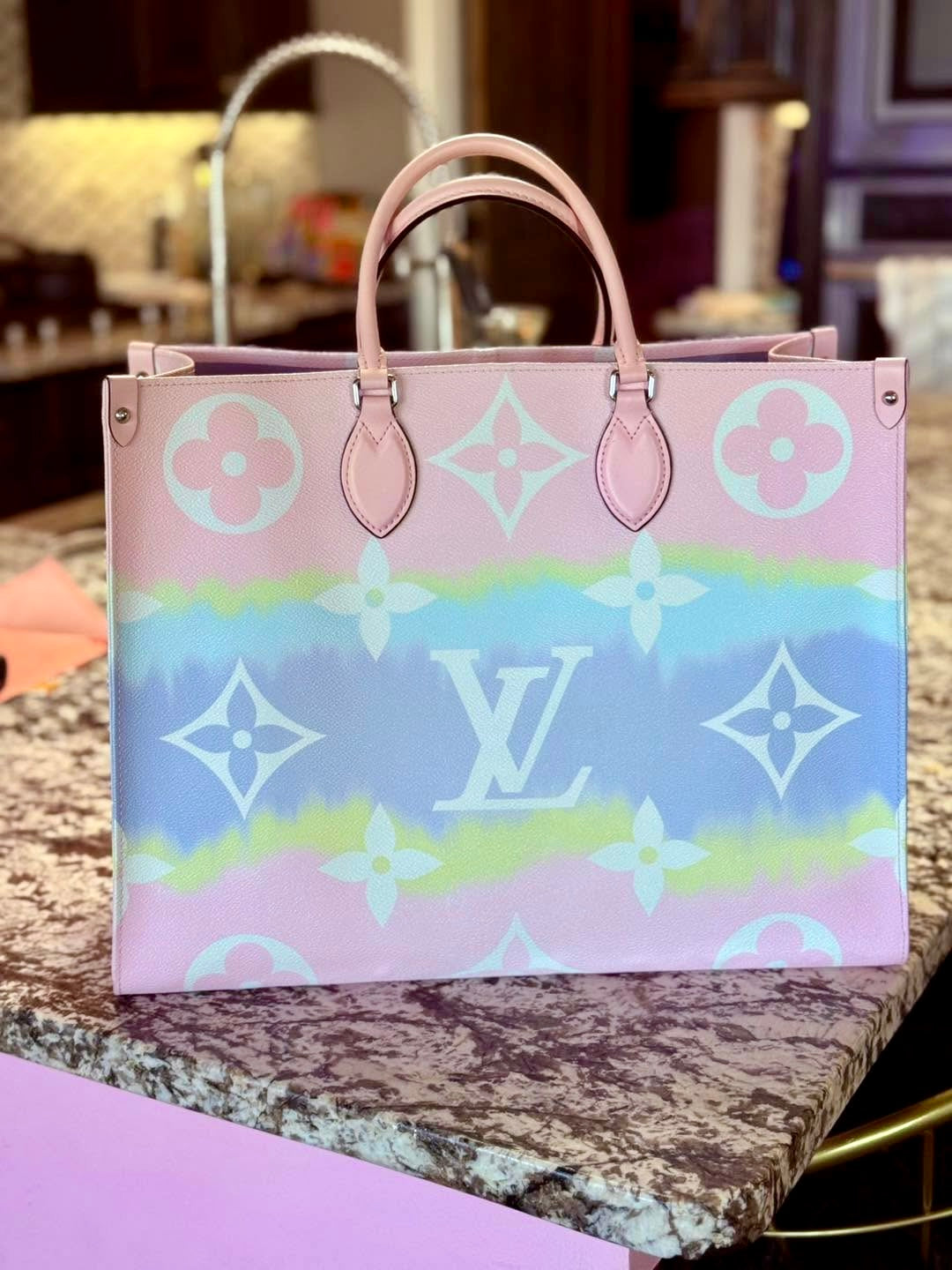 LIMITED EDITION ✨ On The Go Escale 🦋 ST. TROPEZ 🏖️