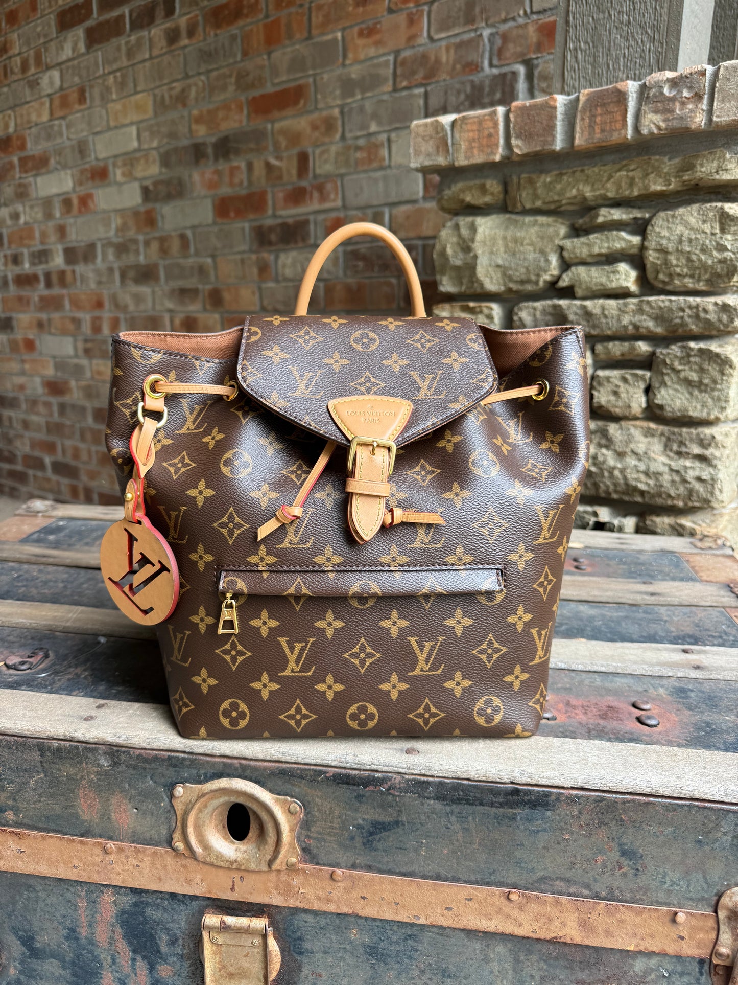 Mont Backpack 🤍