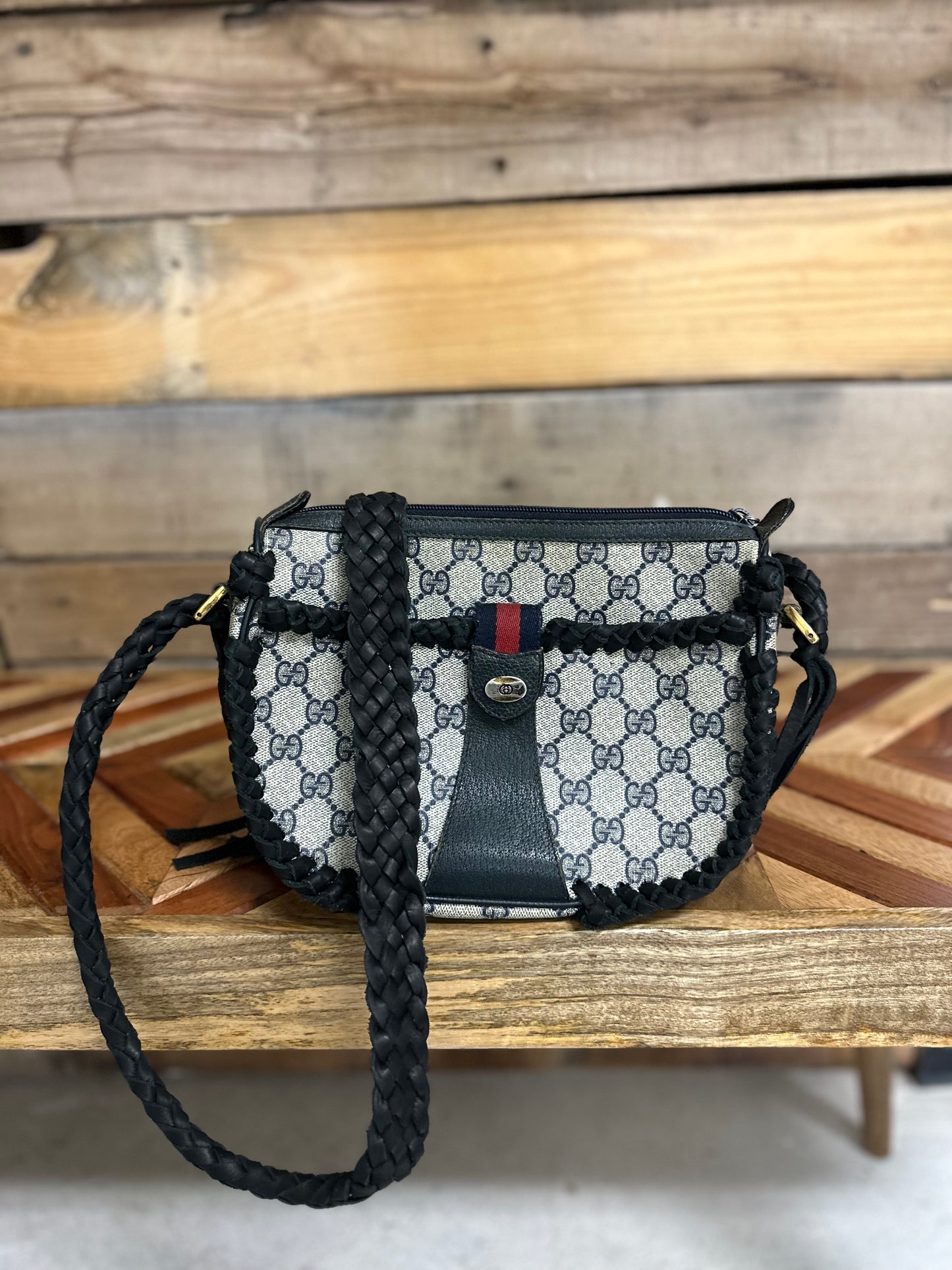 GG Black Classic Crossbody 🖤